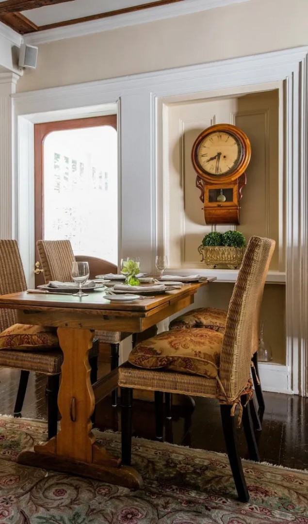 The 1770 House Restaurant & Inn