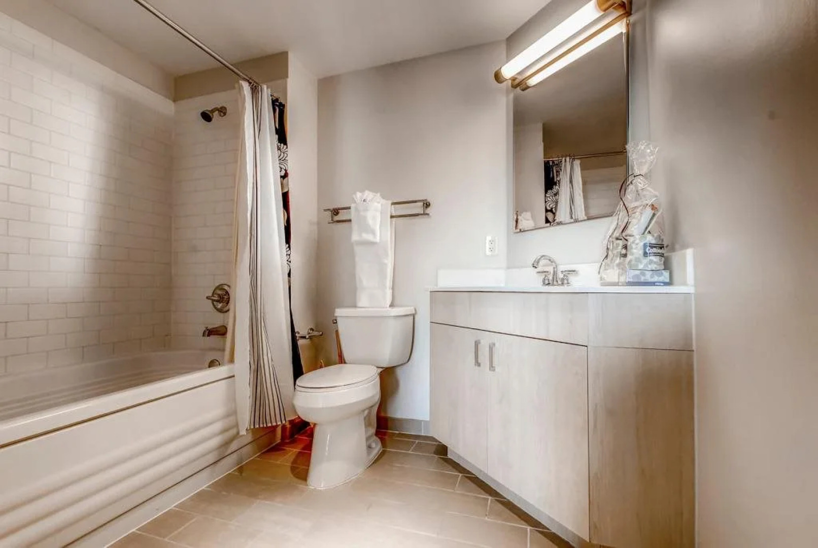 660 Washington Apartments