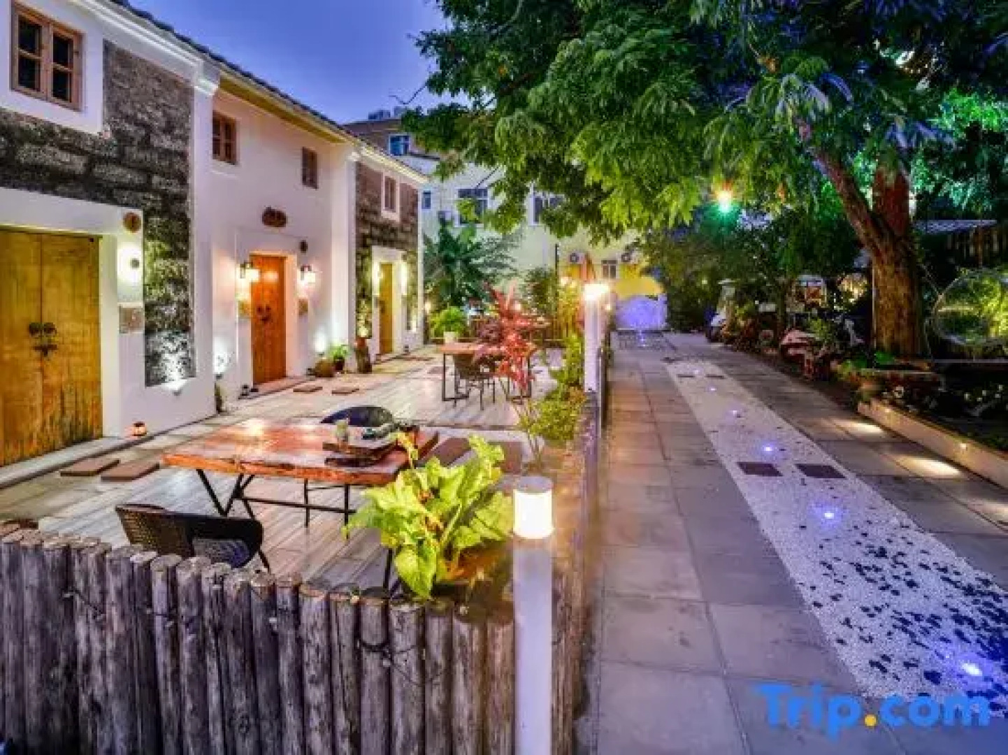 Weizhou Island Right Bank Travel Residence