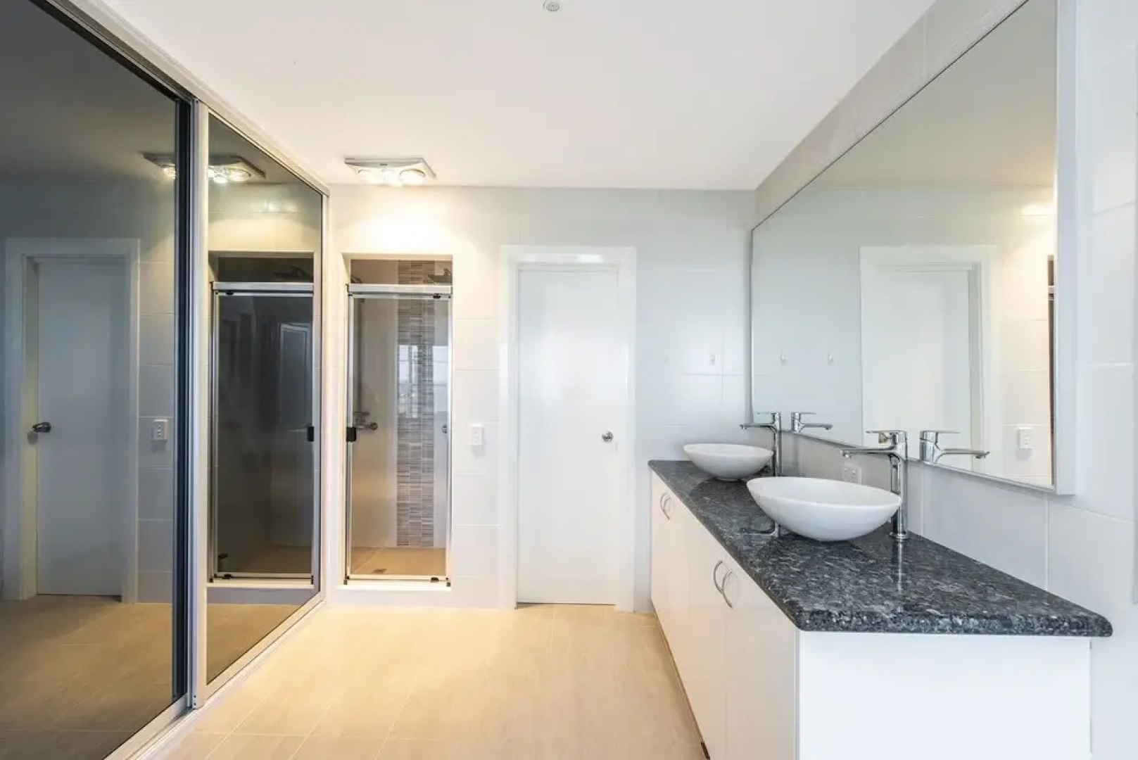 Ocean Sunset - Luxury Apartment With Ocean Views