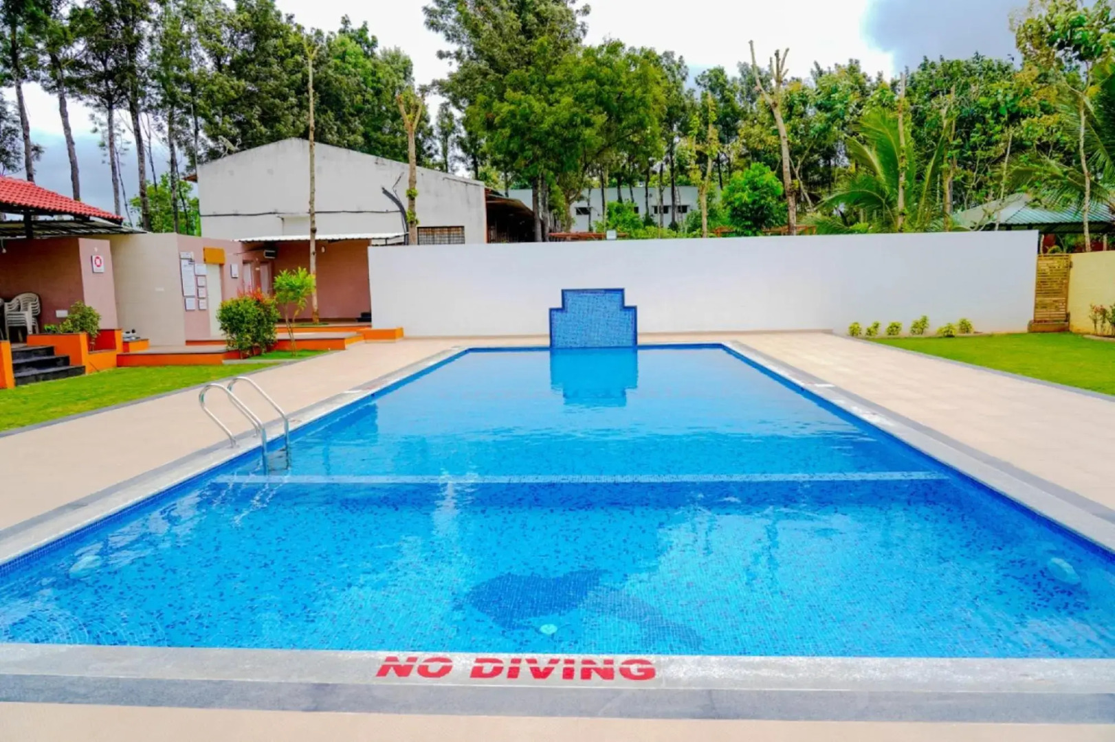 OYO 15708 Sharmada Hidden Nest