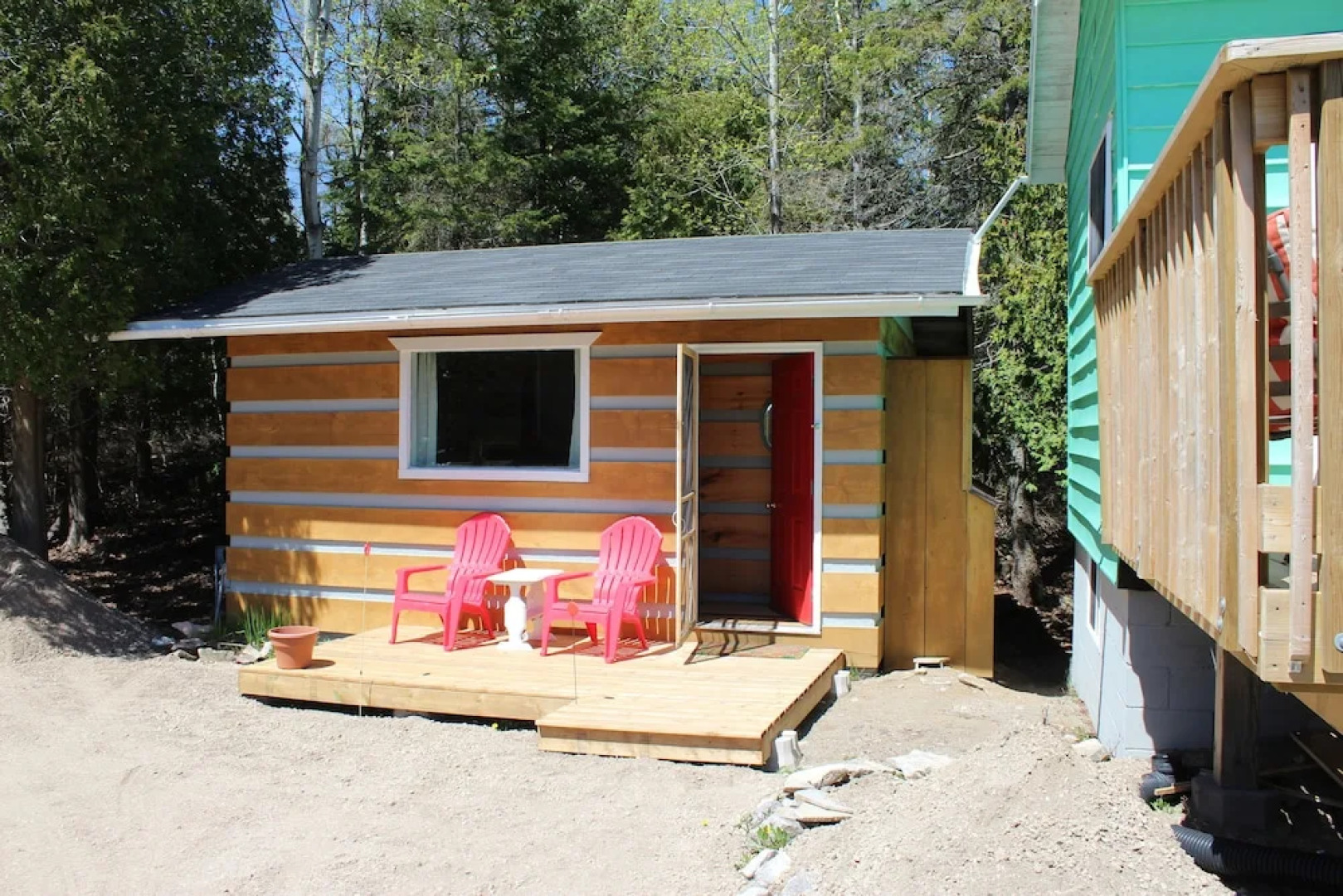 Mikinaak Cottage & Cabin Rentals