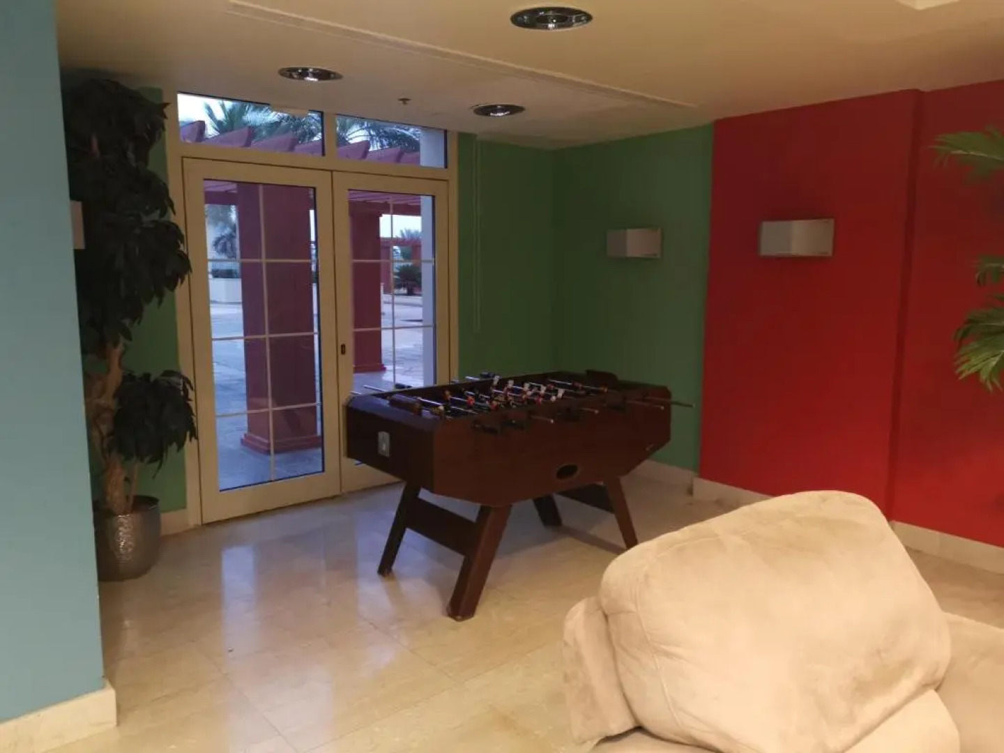 نزل الشاطئ 1 - عائلات فقط