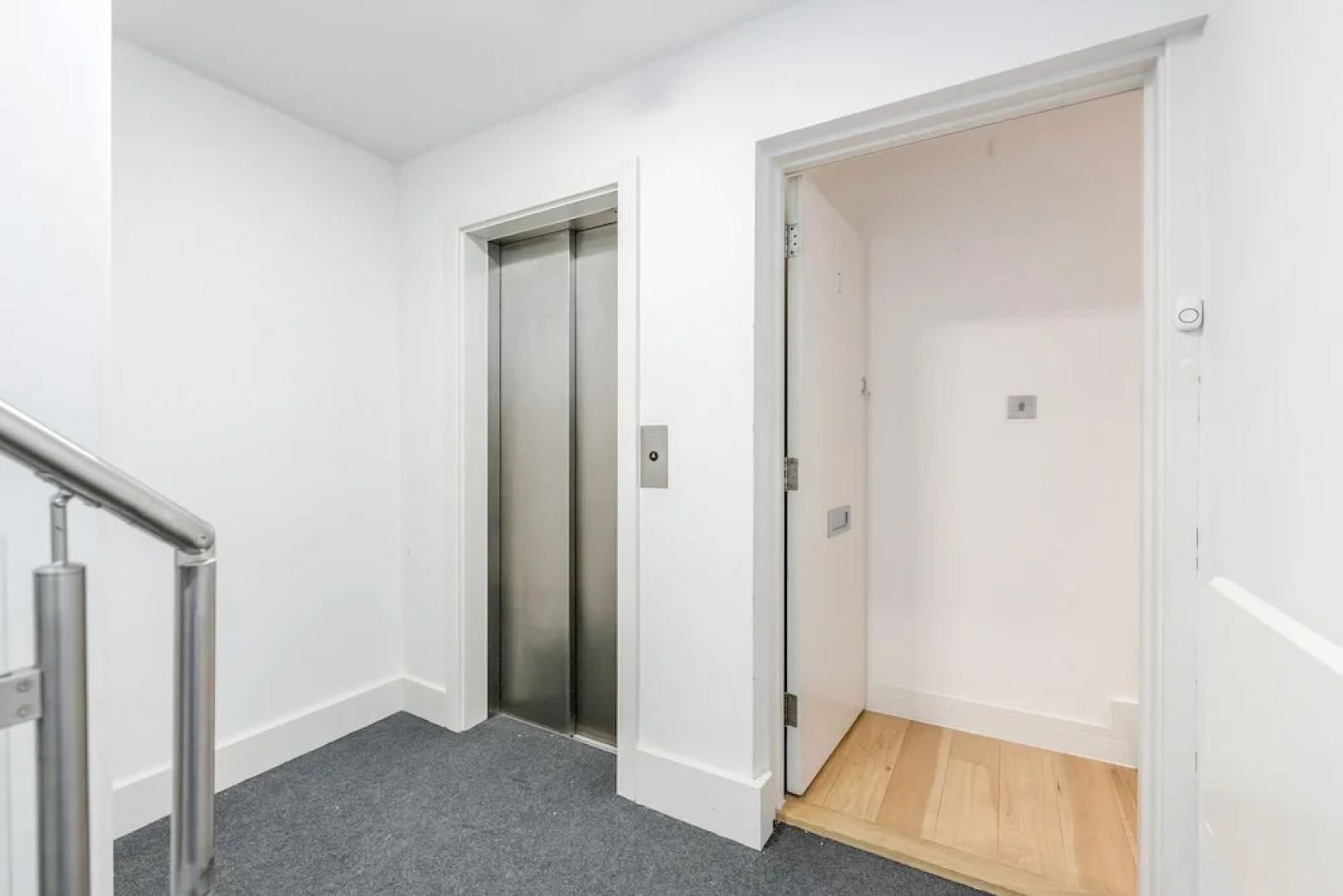 Large Windsor Apartment Free Parking Single or King Beds