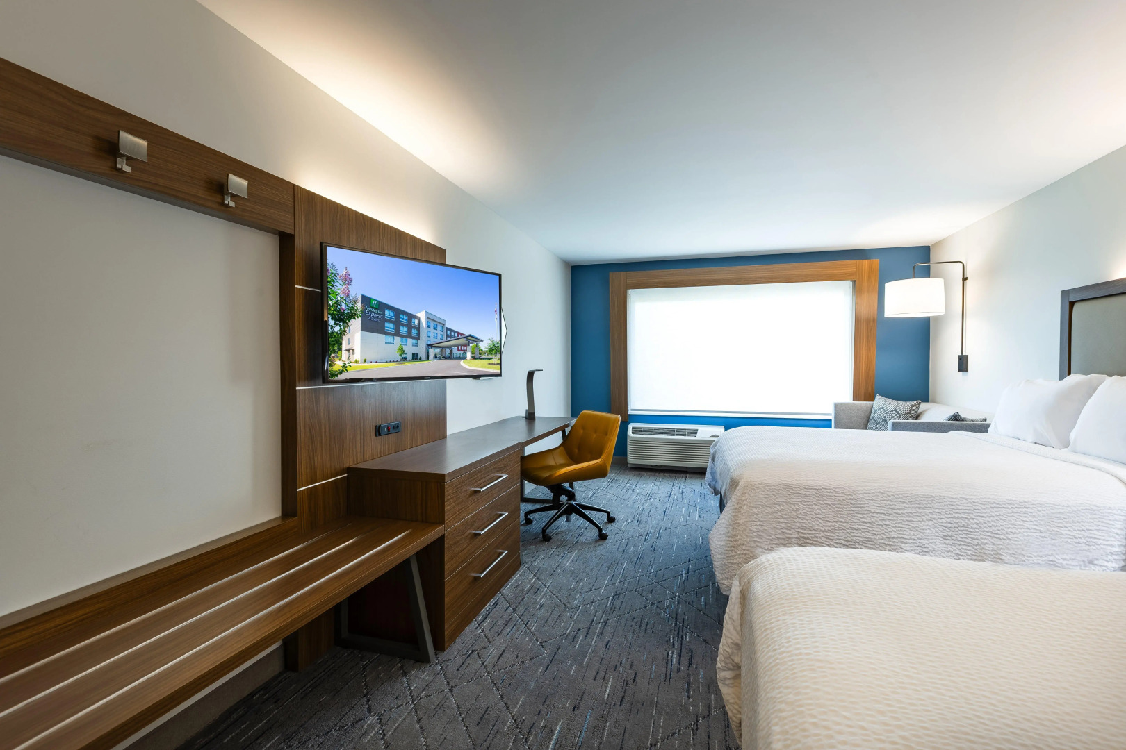 Holiday Inn Express & Suites Greenwood Mall by IHG