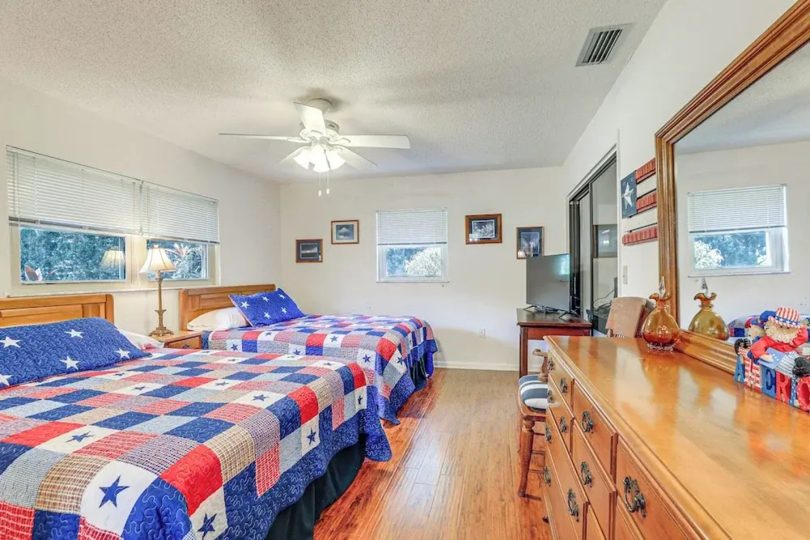 Lakefront Frostproof Vacation Rental w/ Beach!