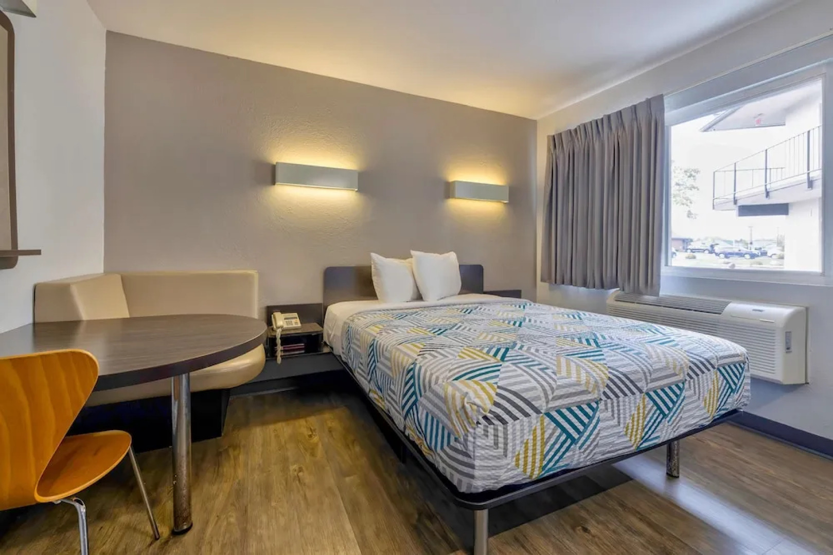 Travelodge/motel 6 Oshkosh