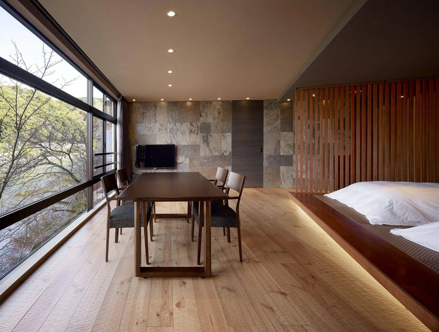 Kyoto Uji Hanayashiki Ukifune-en