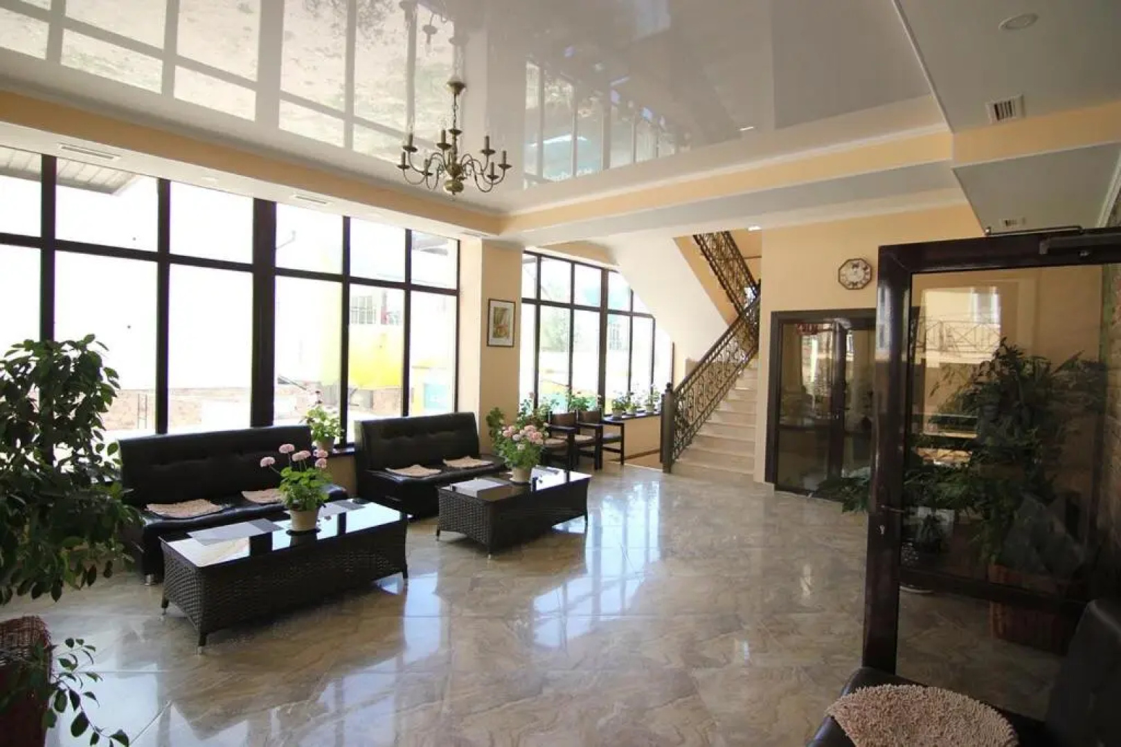 Kristall Hotel