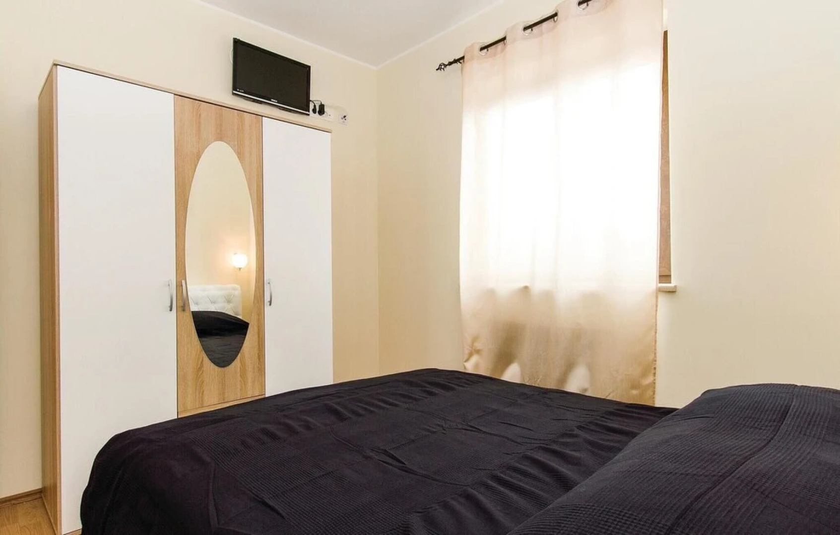 Beautiful Home in Nedescina With Wifi and 7 Bedrooms