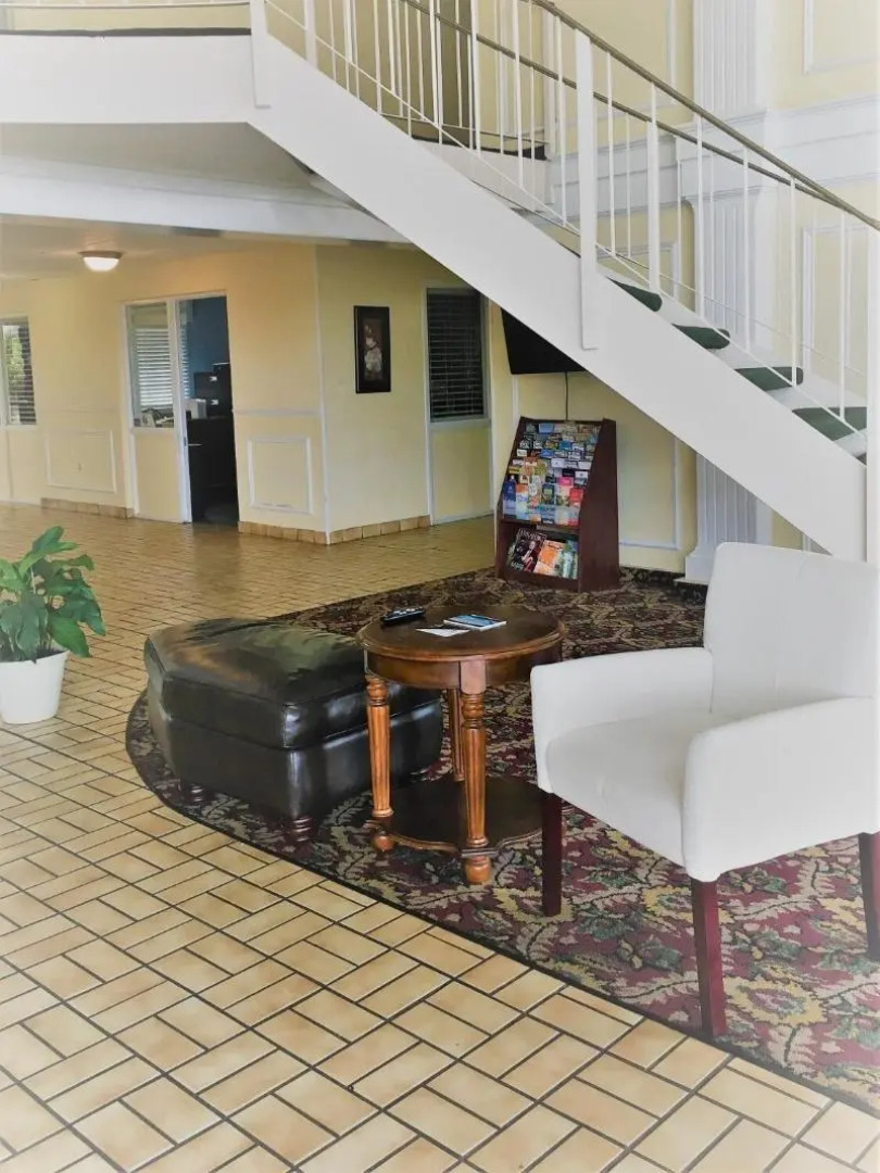 River Valley Inn & Suites