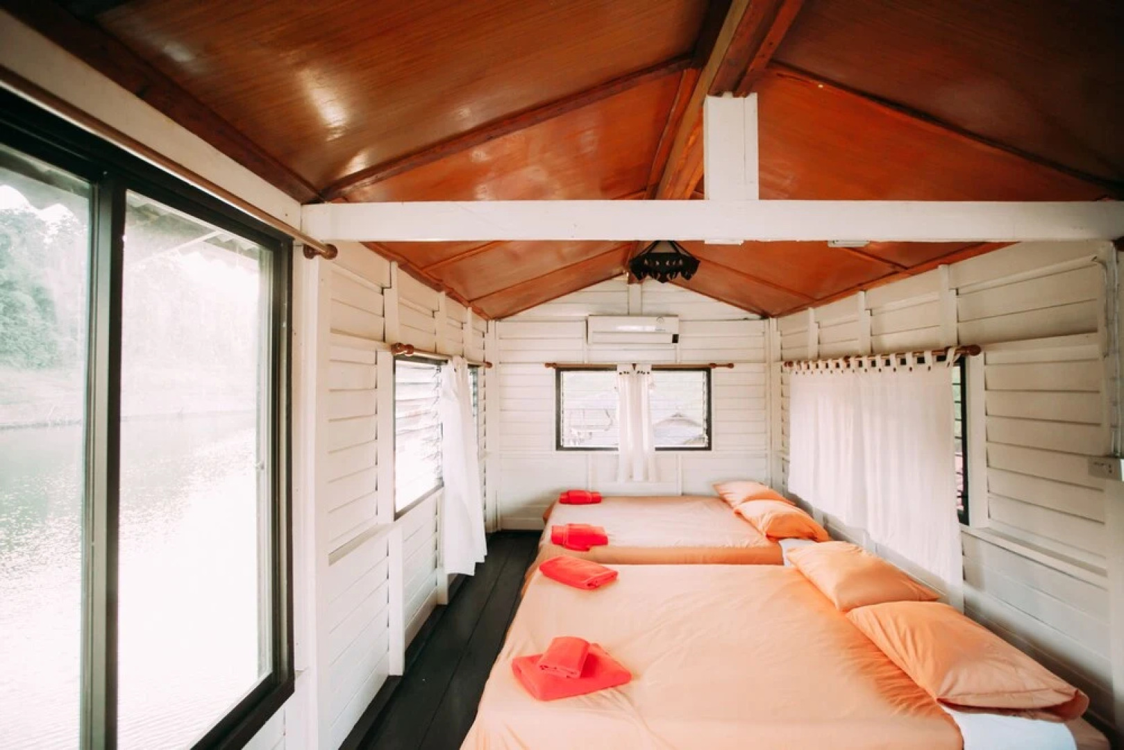 Pufa EngNam Lake Resort