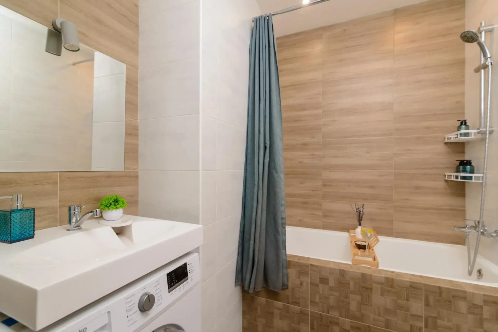 Апартаменты на бульваре Космонавта Сереброва А.А.