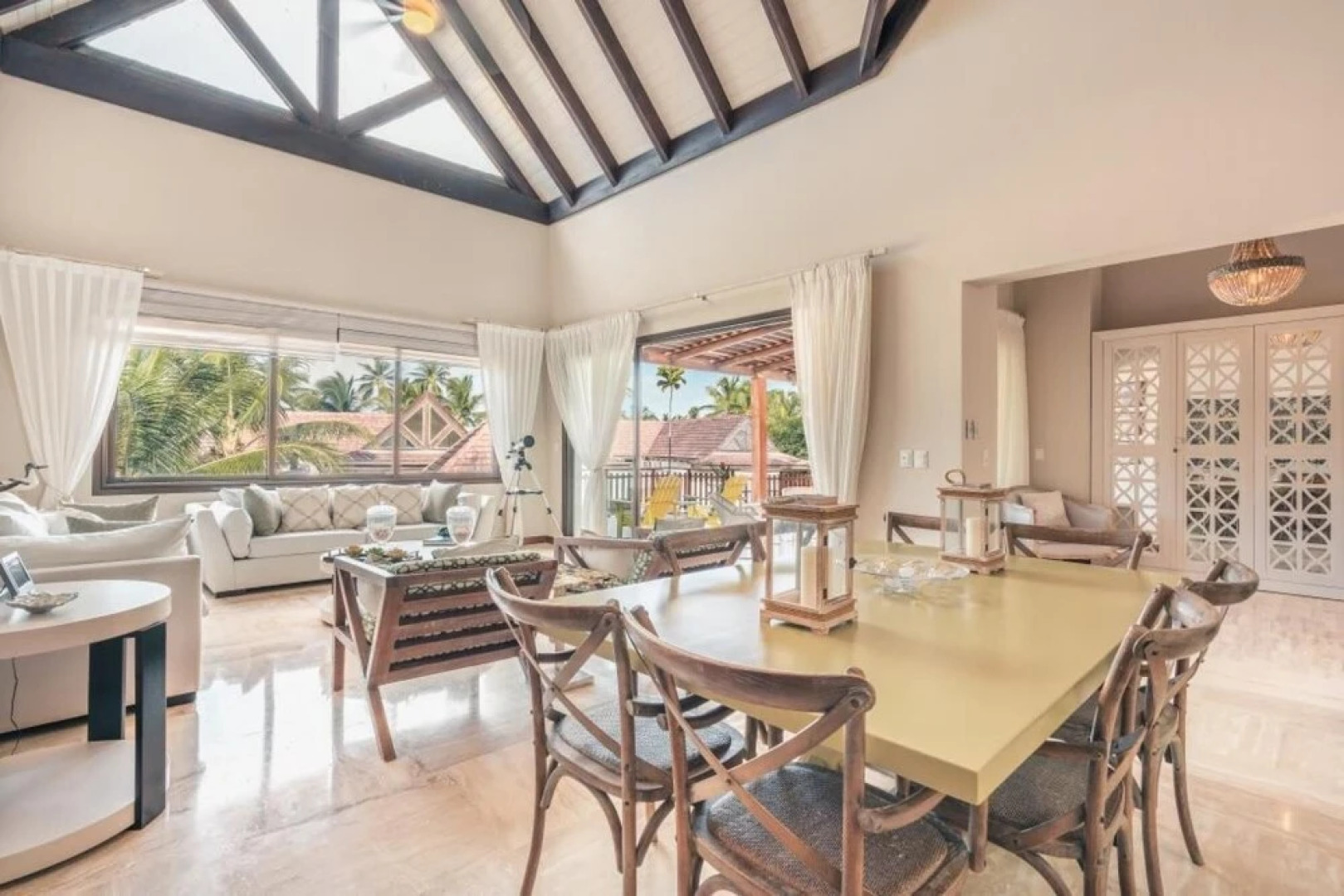 Outstanding El Portillo 2BR Apt