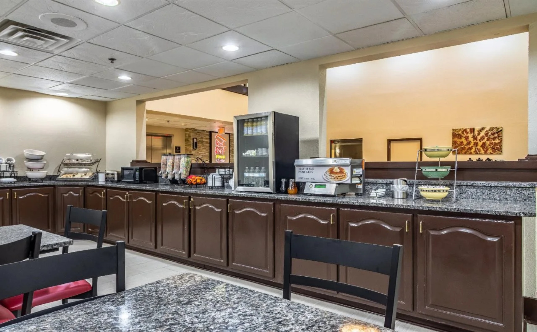 Red Roof Inn PLUS+ & Suites Atlanta Airport South