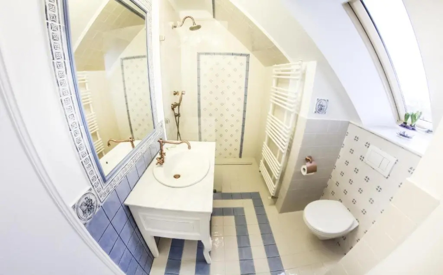 Casa din Bran- Inn Center