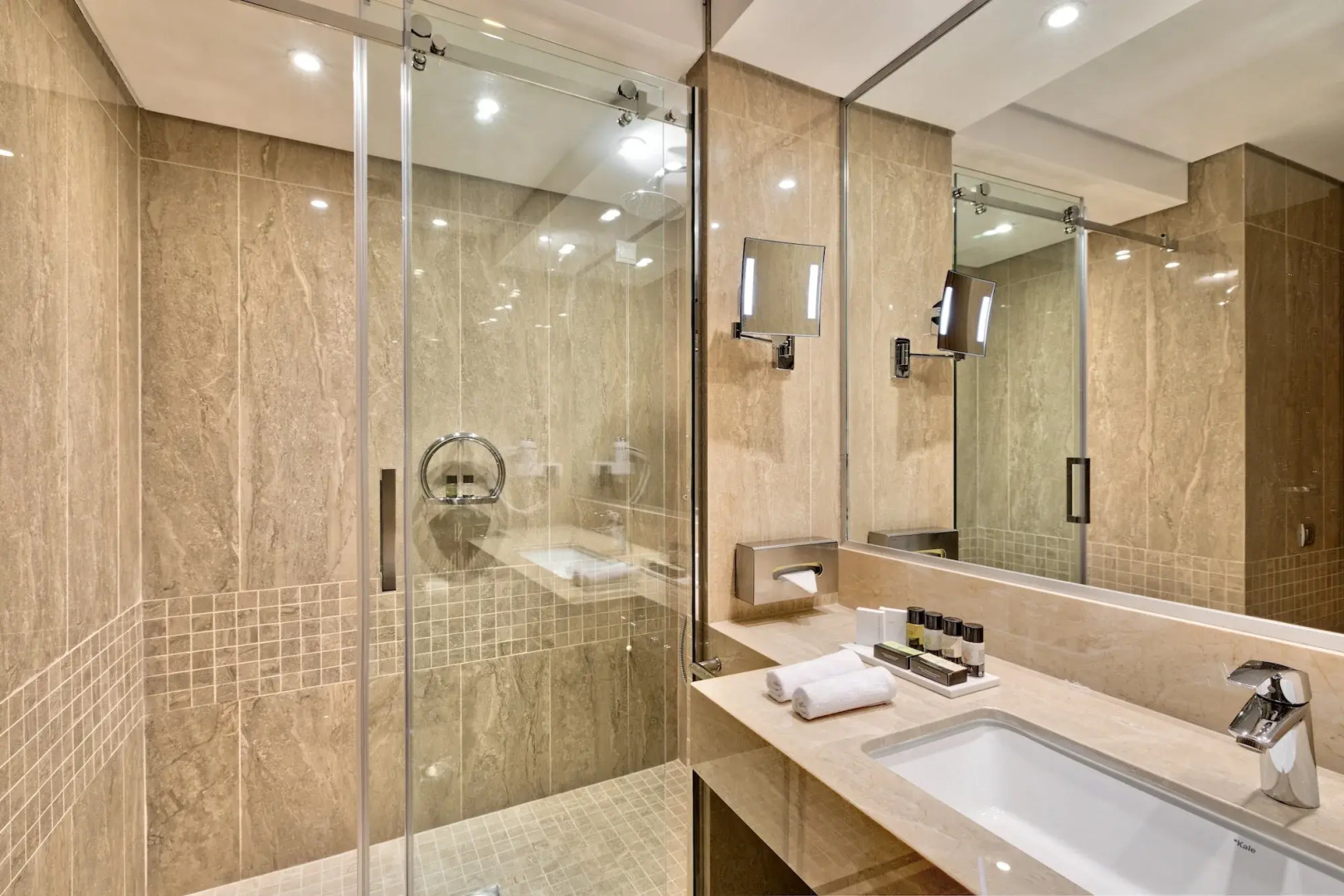 Отель Divani Caravel