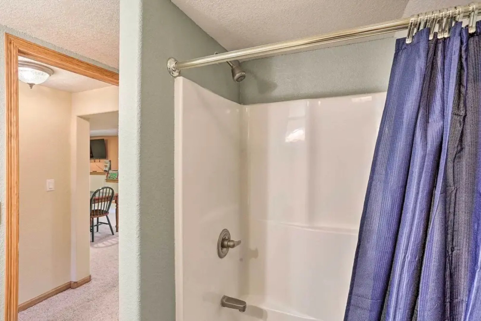 Lead Apartment ~ 5 Mi to Terry Peak Skiing!
