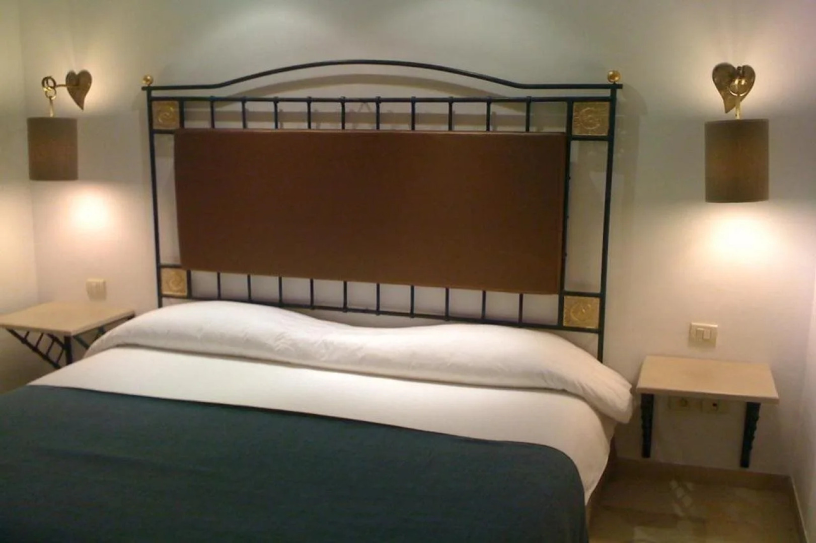 Suites hotel les charmilles & spa