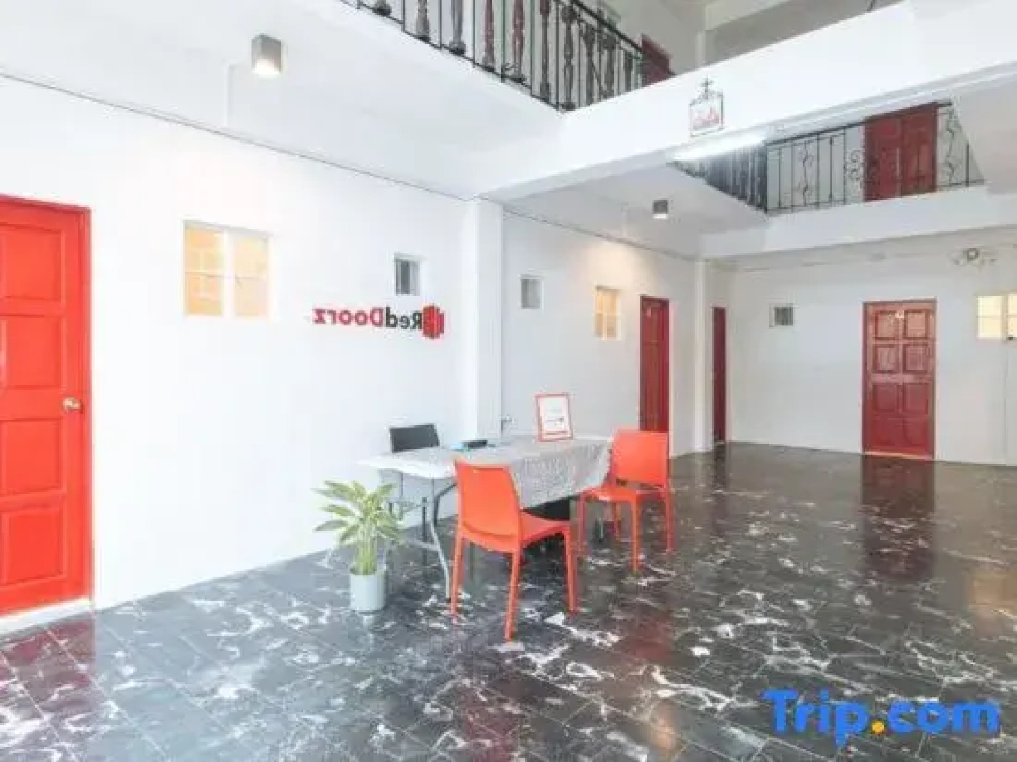 RedDoorz @ V-Cloud Hills Near de La Salle Dasmarinas Cavite