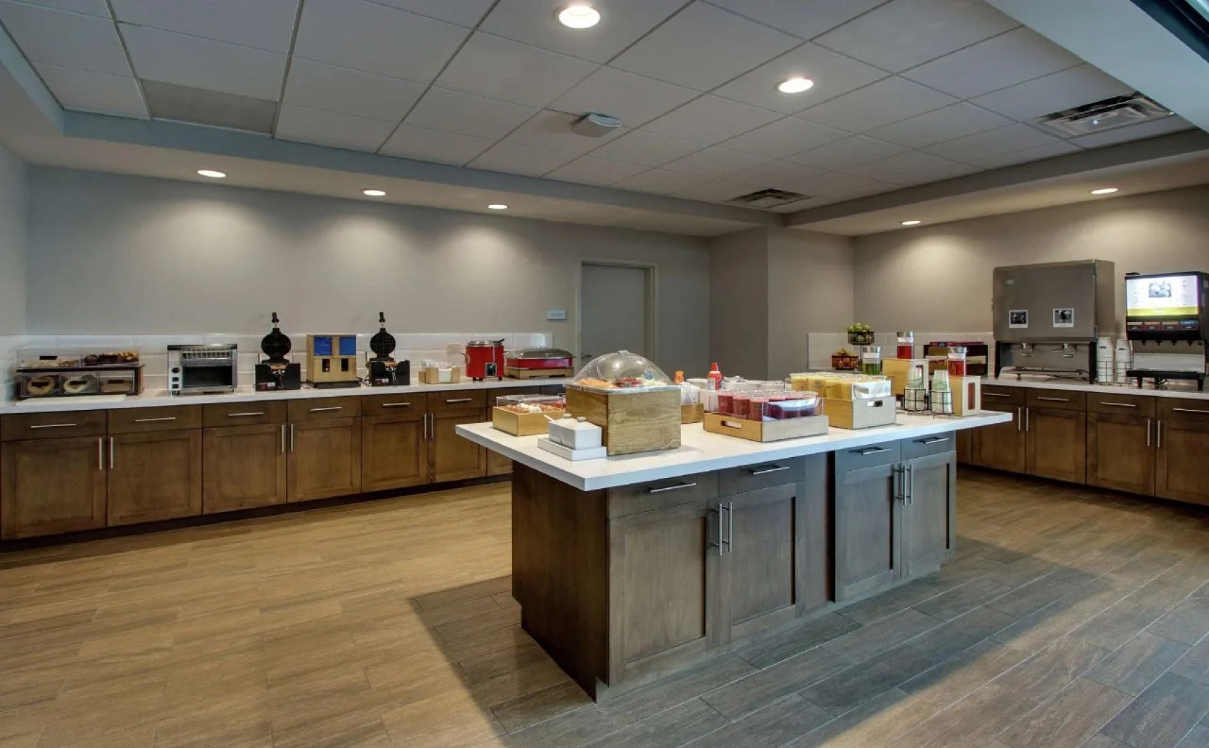 Hampton Inn & Suites Southport