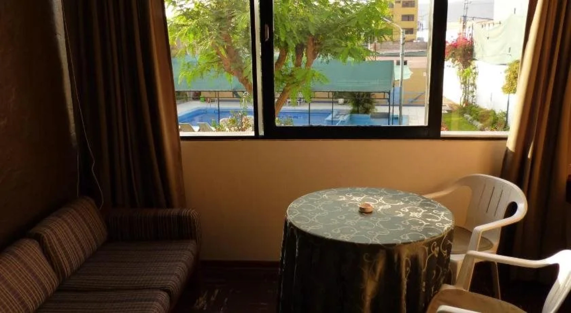 Hotel Holiday Suites