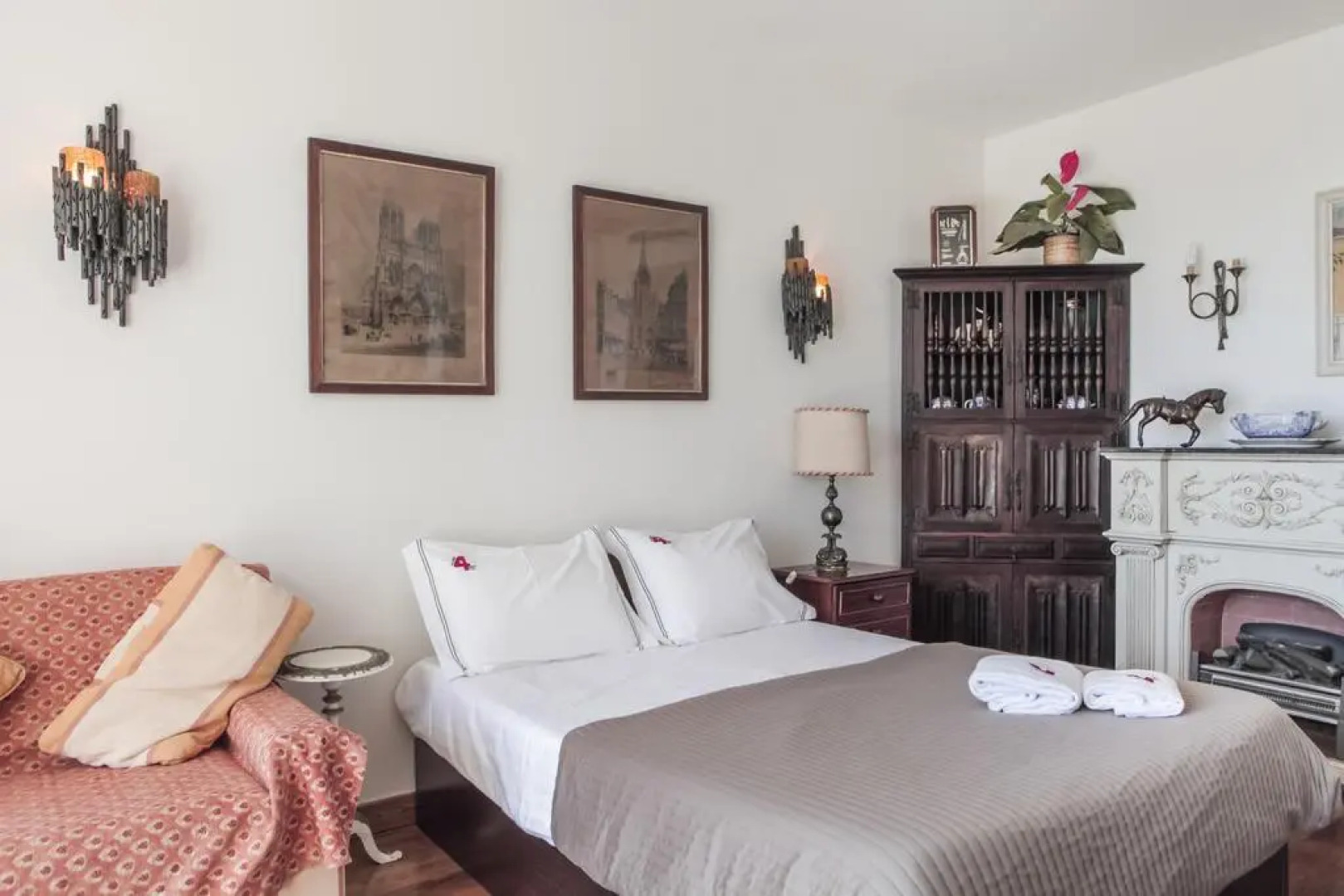 Rent4Rest Estoril Beachfront Apartments