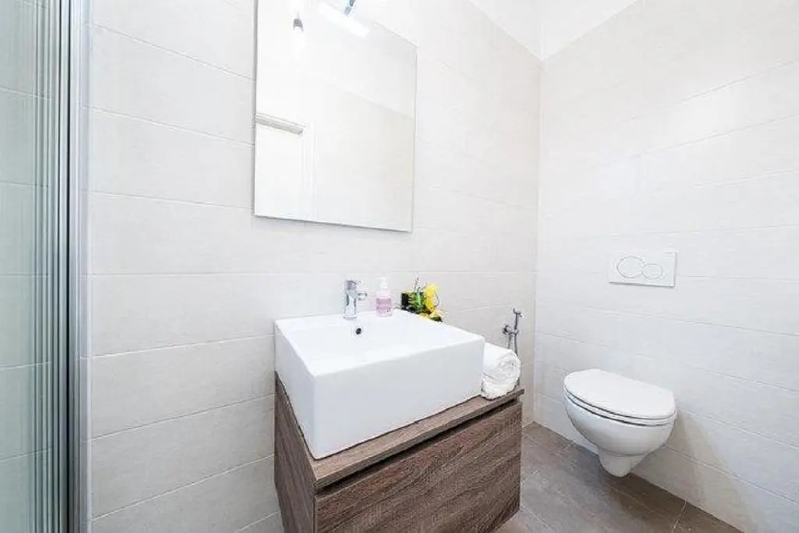 hu Altomincio village