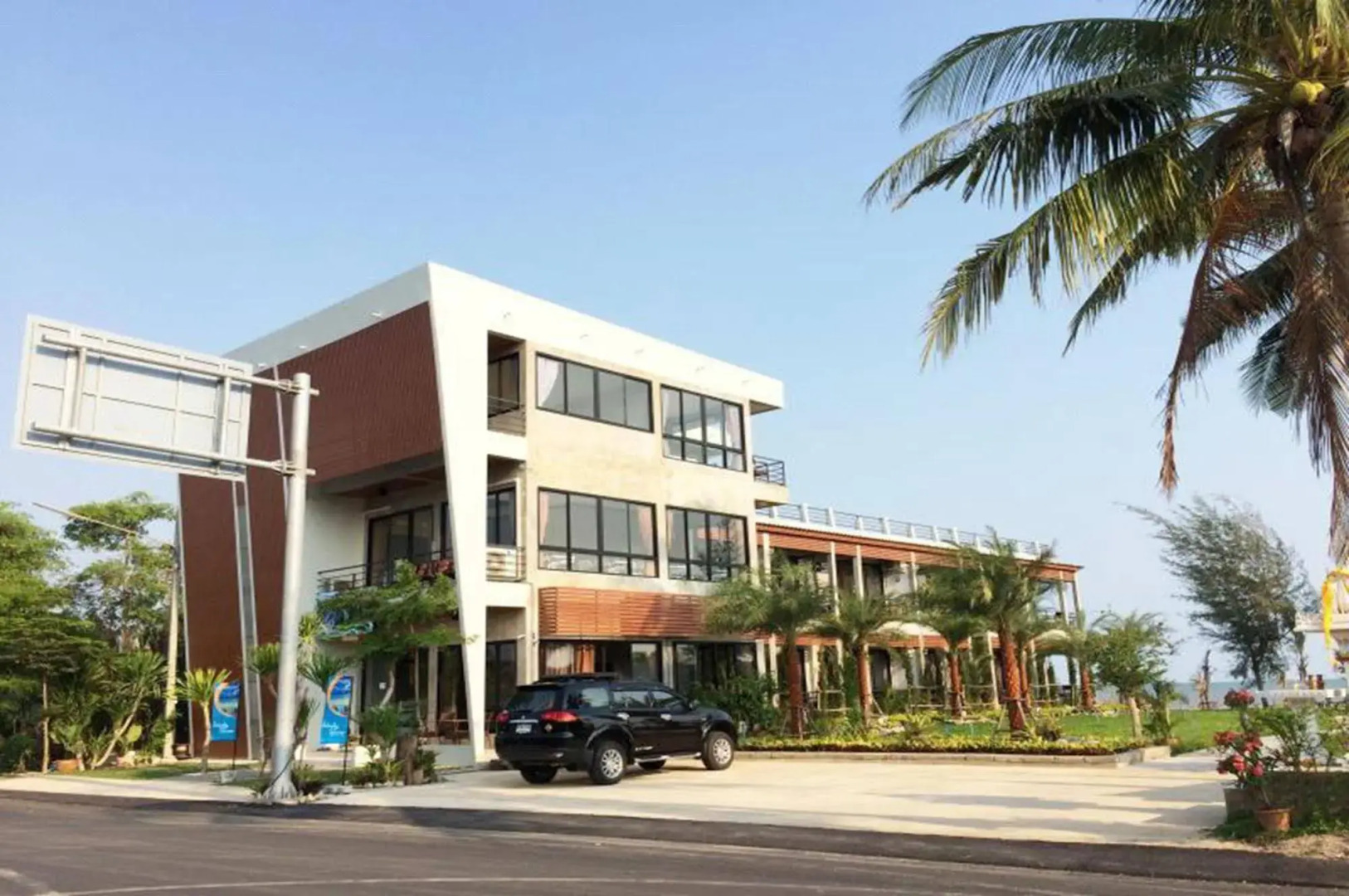 Windy Sea View Resort