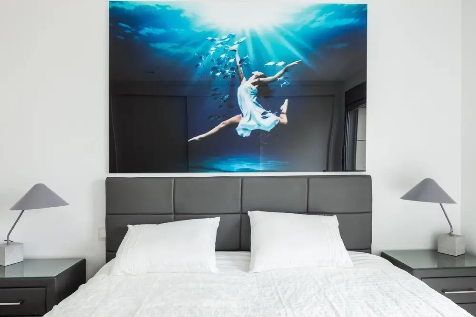 5 Star 3 Bedroom Apartment White Angel