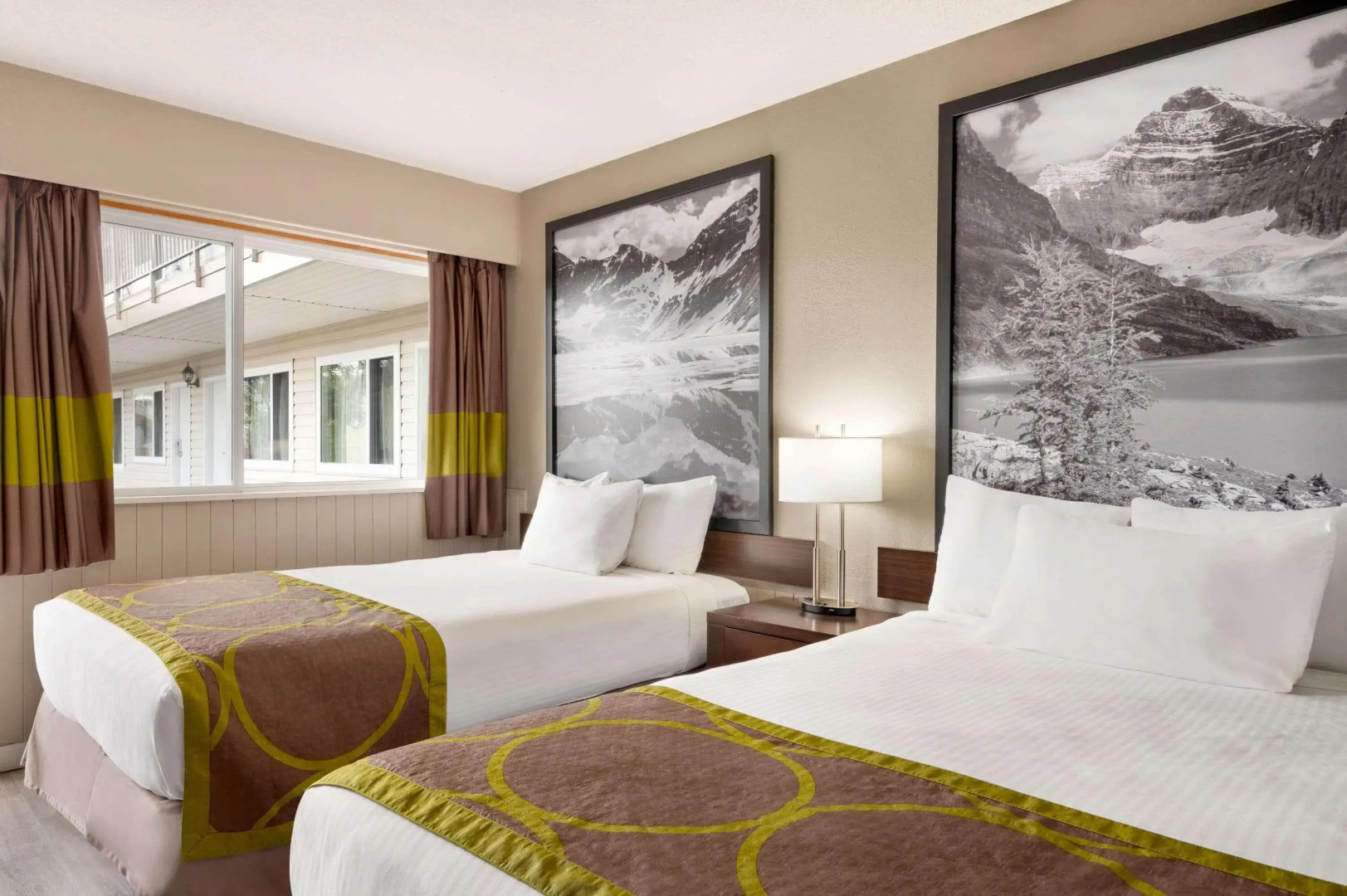 Super 8 by Wyndham Courtenay