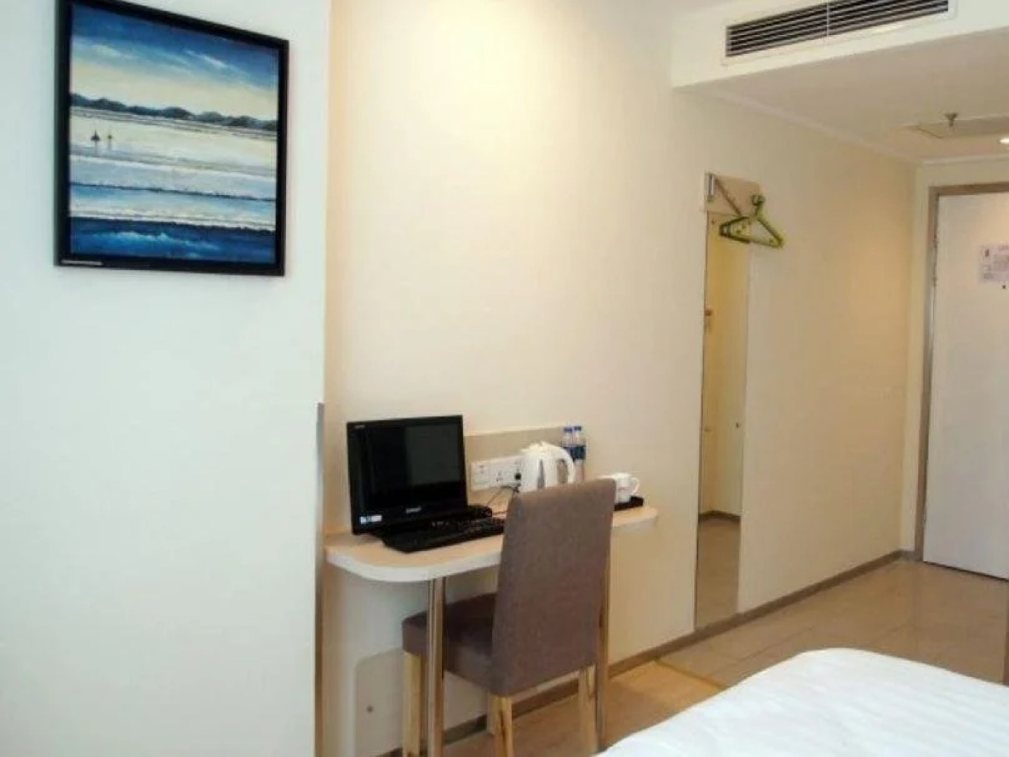 Motel 168 Dalian Youhao Square Inn