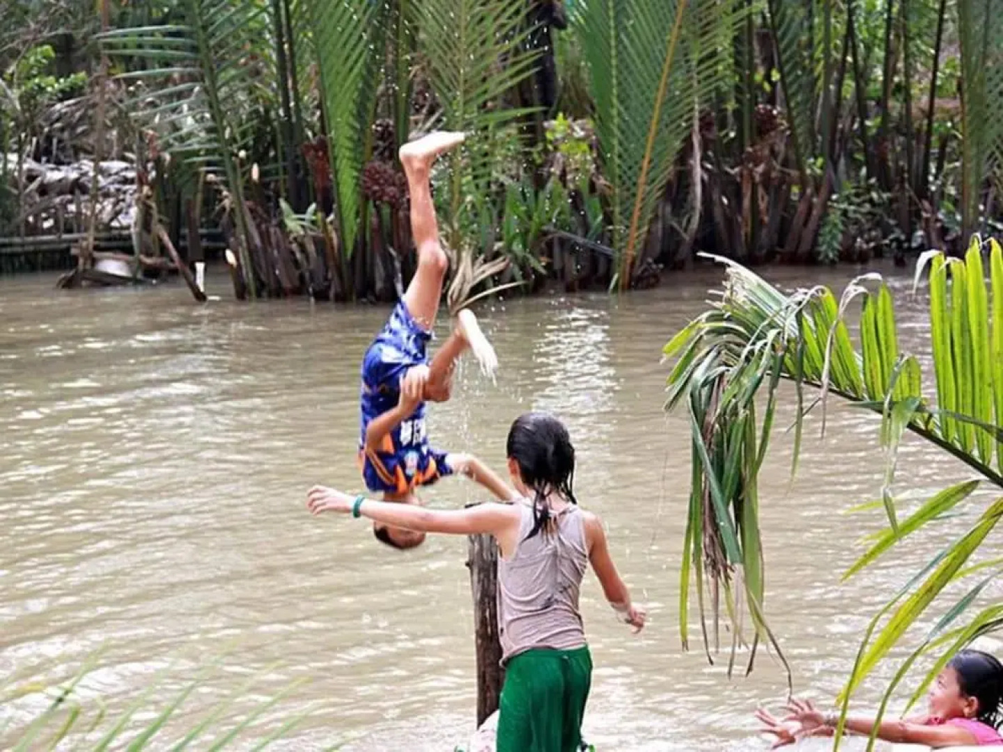 Peaceful Homestay in the Middle of Fruit Garden - Room With Public Restroom
