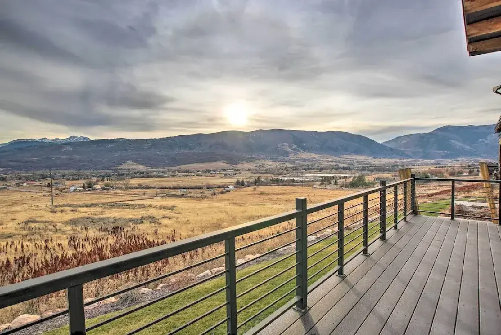 Modern Townhome w/ Mtn Views < 7 Mi to Ski Resorts