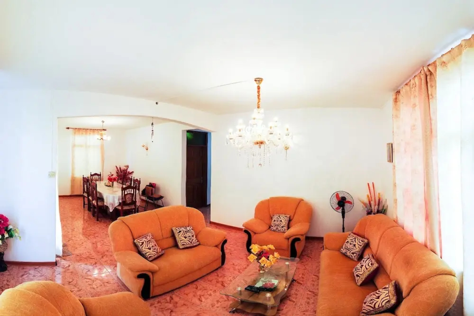 Charming 2-bed House in Chemin Grenier