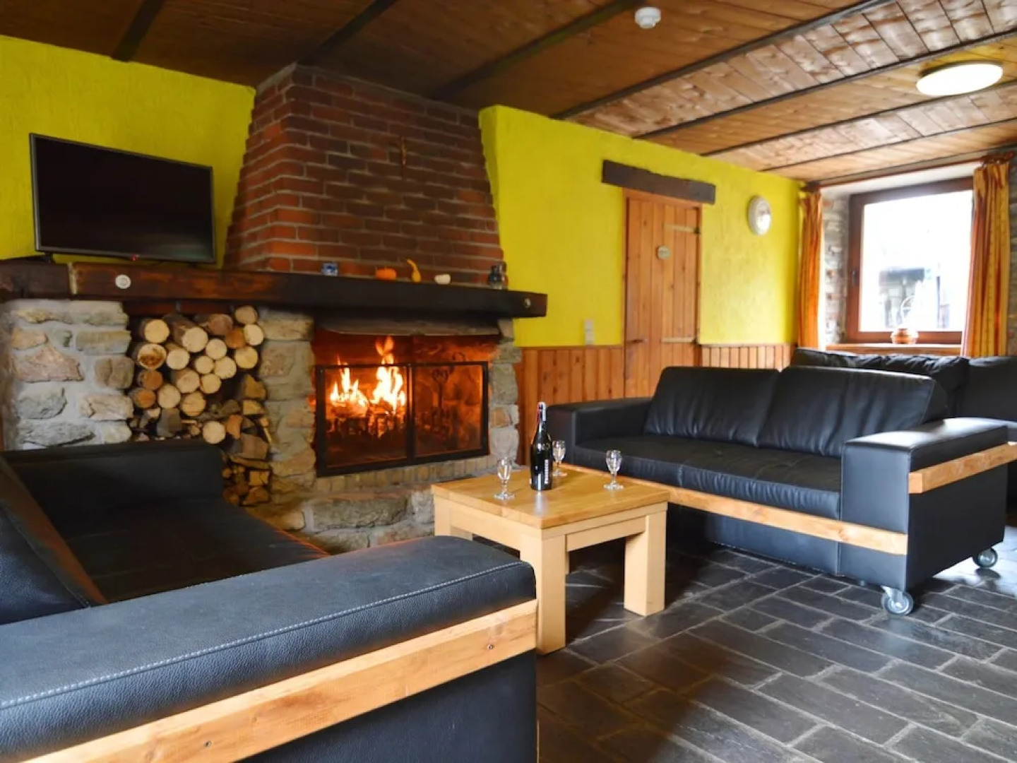 Quaint Cottage In Petite Langlire with Hot Tub
