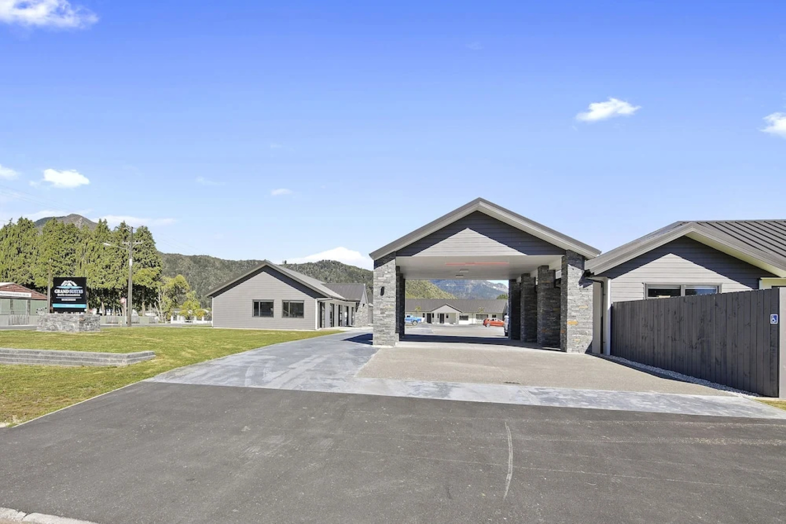 Grand Suites Murchison