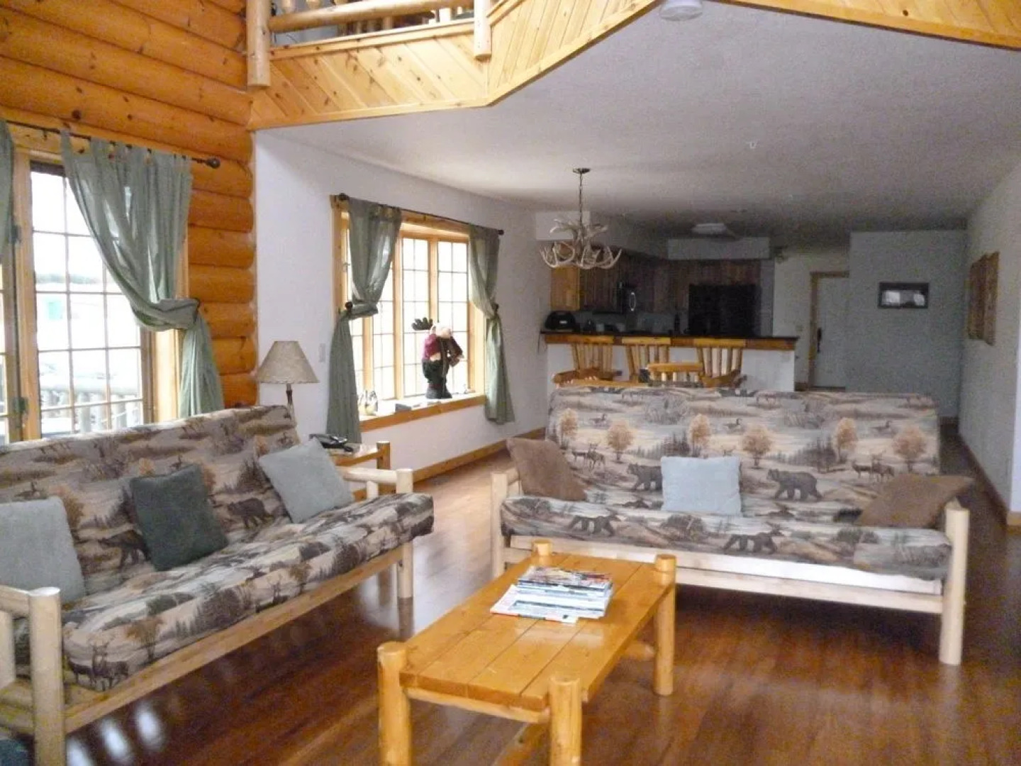 Log Gables - Lake Front