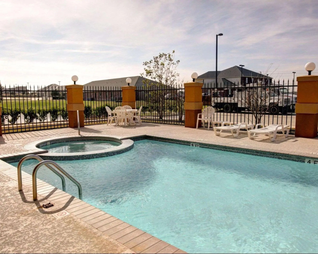 Comfort Inn & Suites