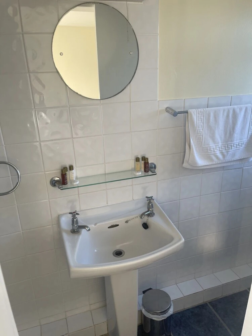 Stunning 8-bed Apartment in Bacton