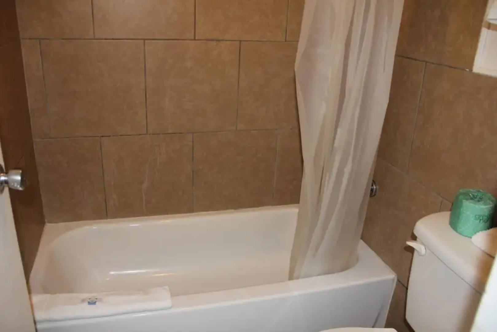 LoneStar Inn & Suites