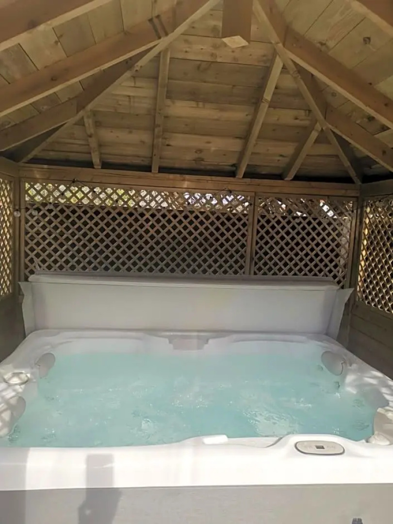 Glenfern Guest House with No Hot Tub & Cottage with Private Hot Tub