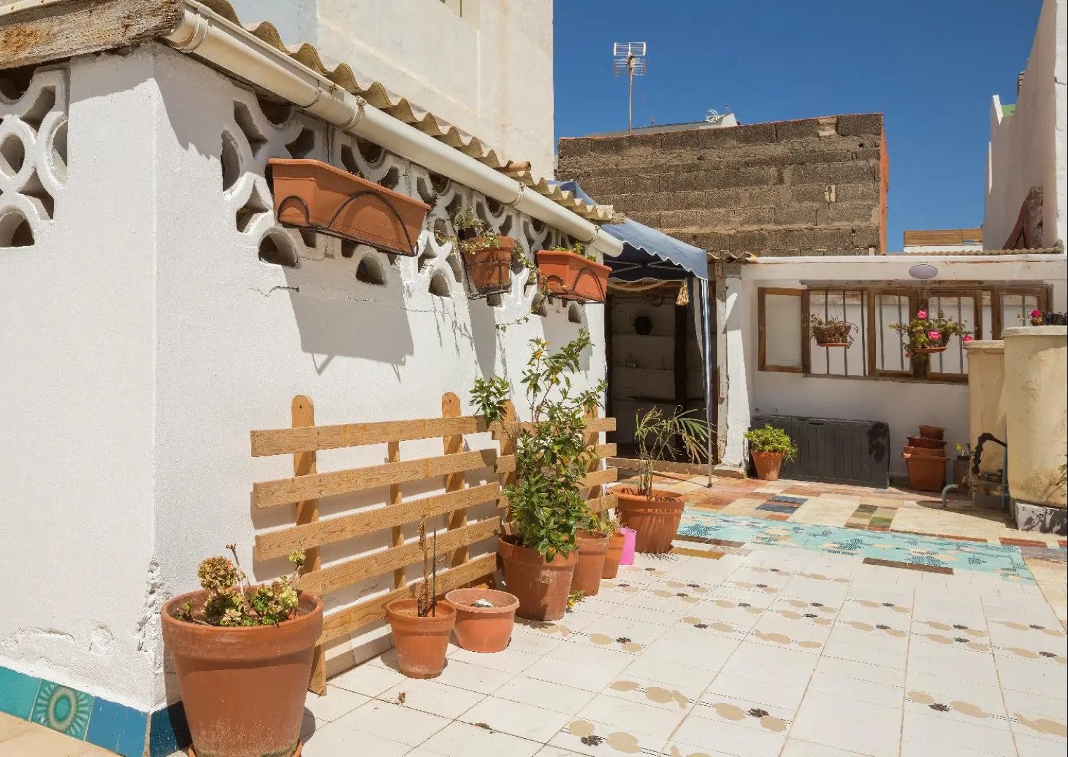 Ventana Azul Surf Hostel