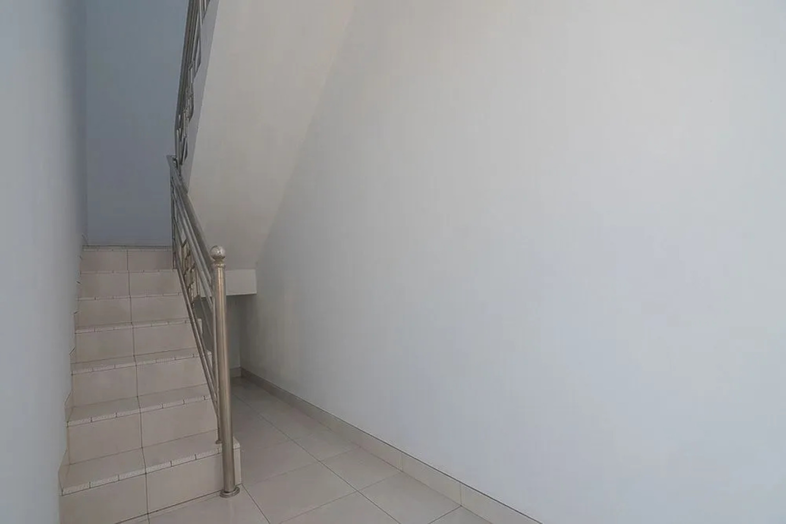 RedDoorz Plus near Alun Alun Kuningan