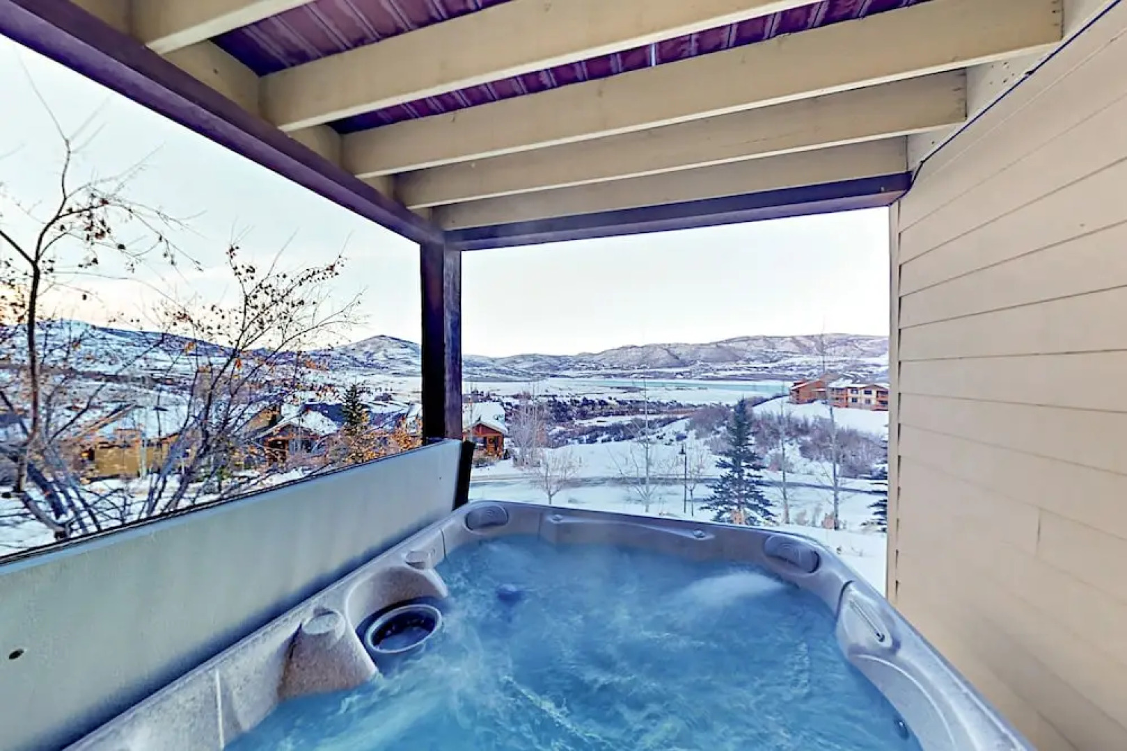 Big Townhome W/ Hot Tub, Views, 3 Living Rooms 5 Bedroom Townhouse