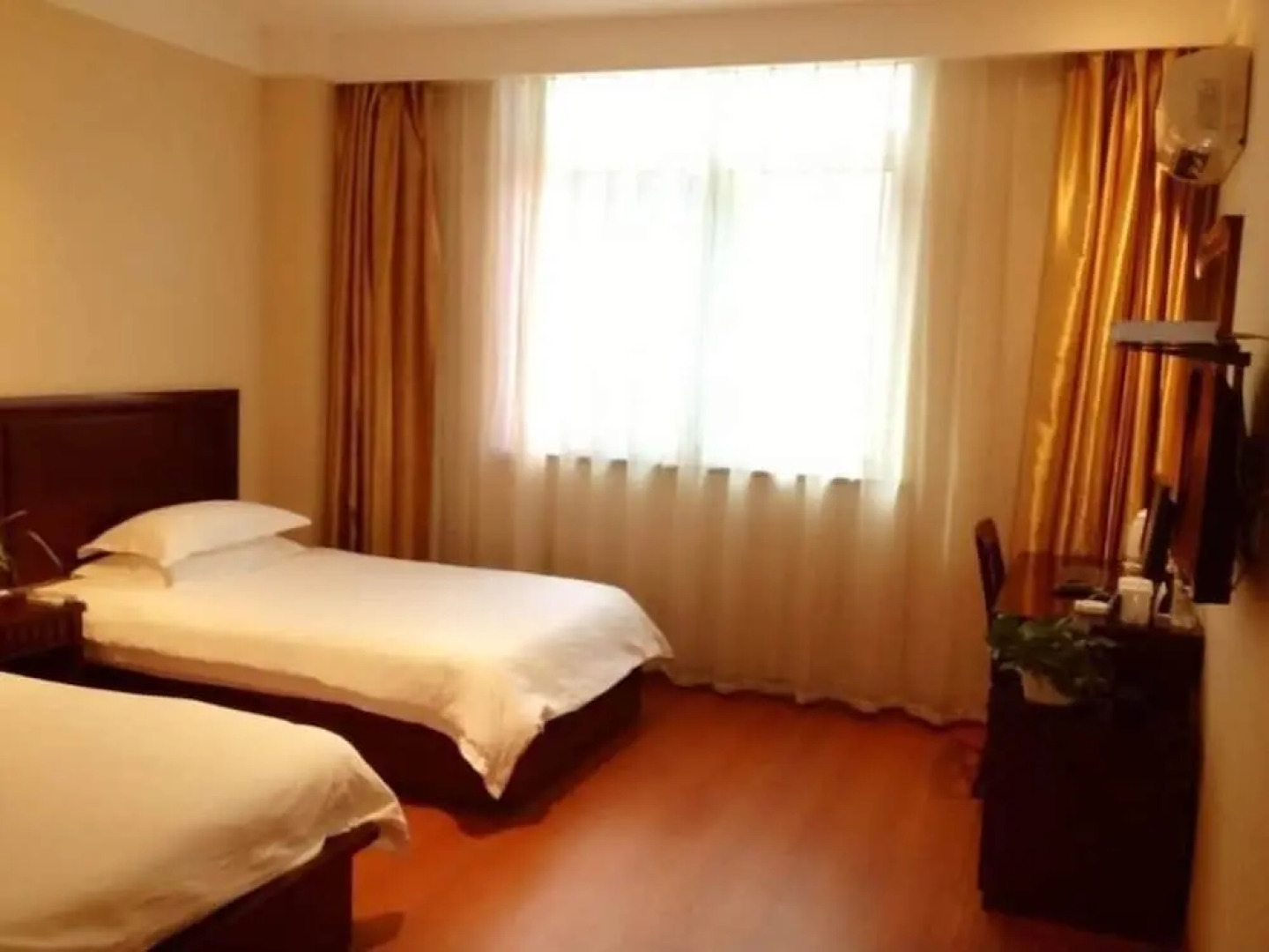 GreenTree Inn Yangzhou Jiangdu West Changjiang Road Liberty Park Business Hotel