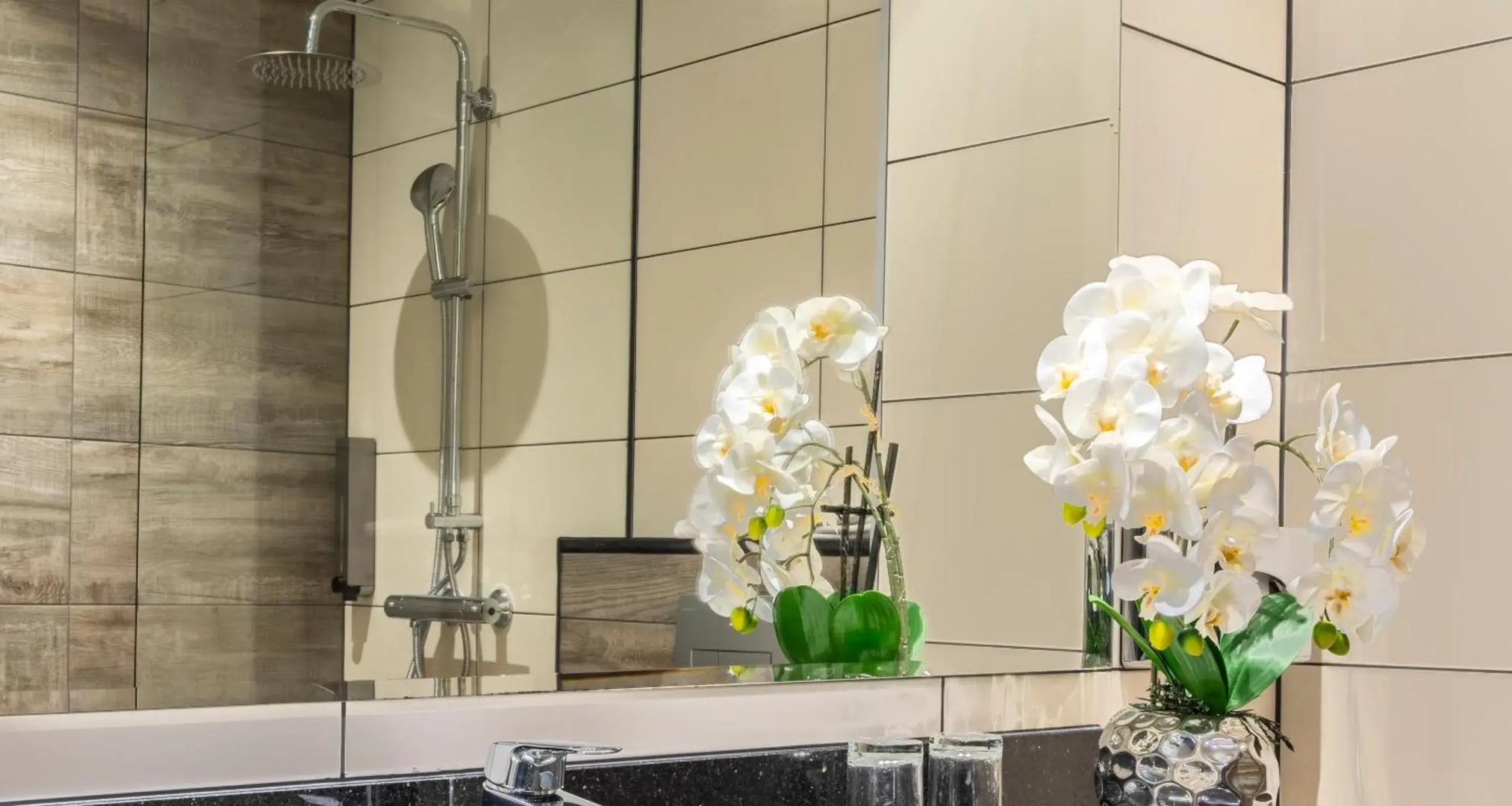 Отель Plaza Premium Grand Winston