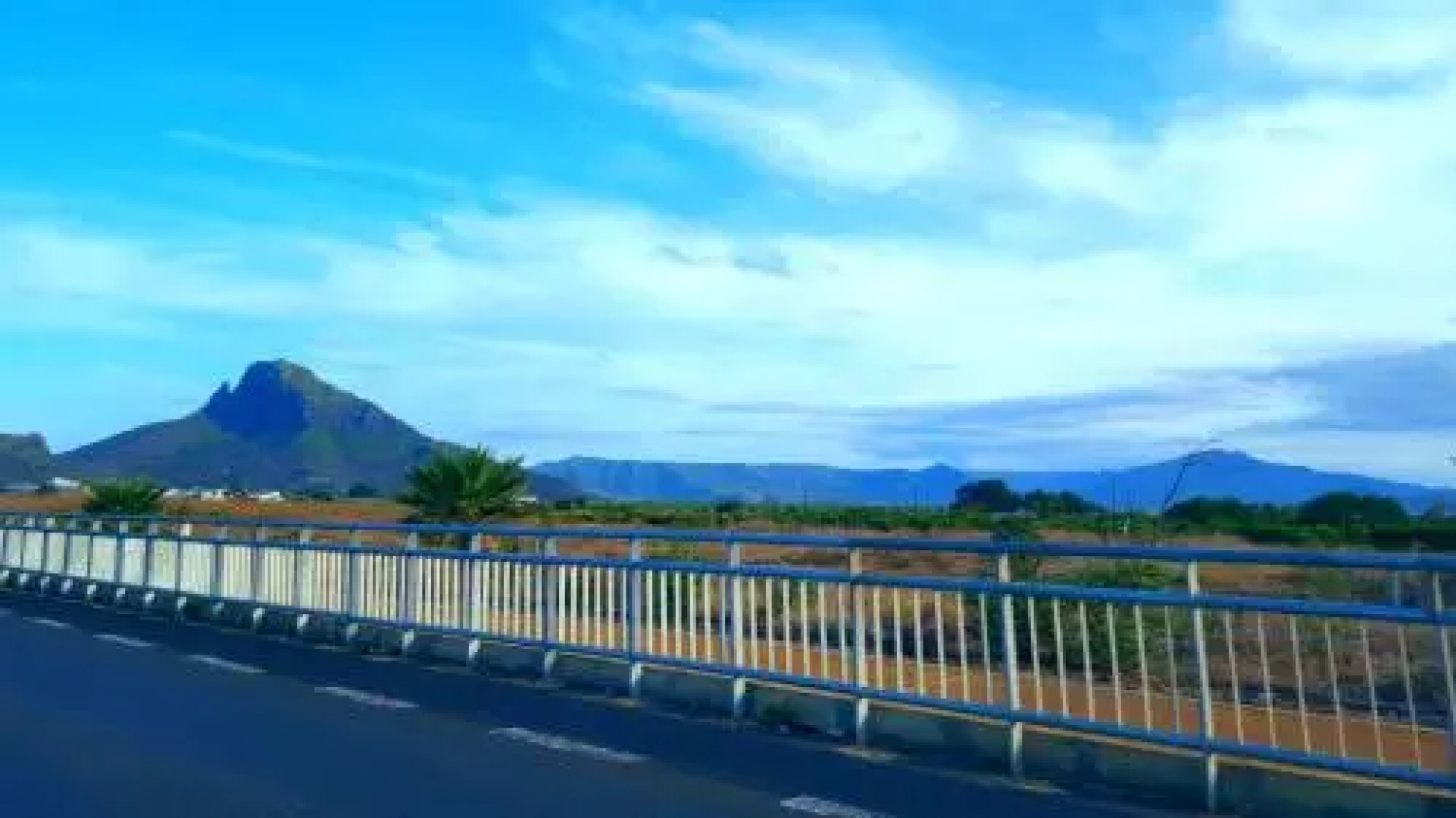 Les Orchidees Apartments