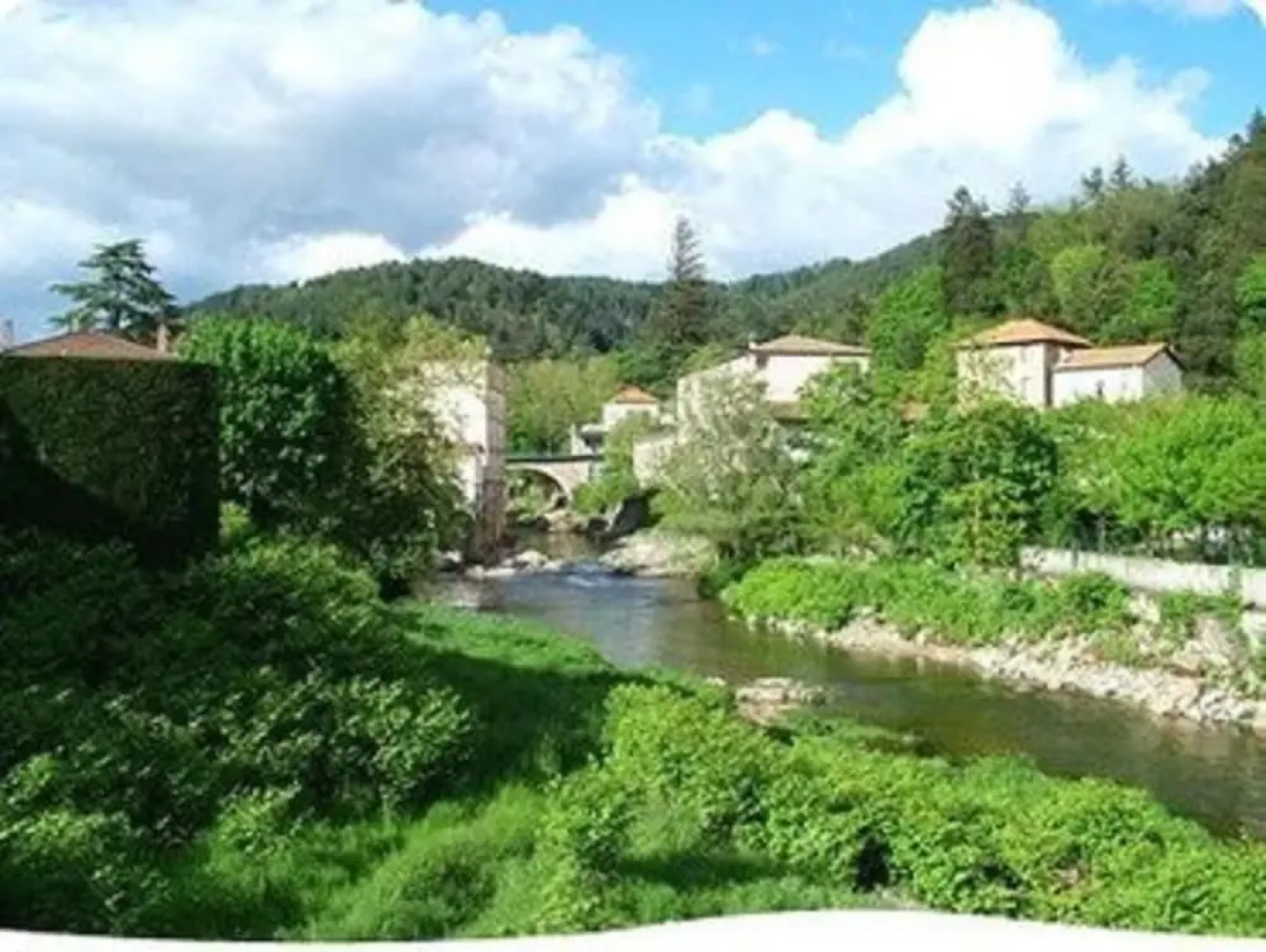 Curistes - Ardèche: location de vacances avec piscine à  Vals les Bain