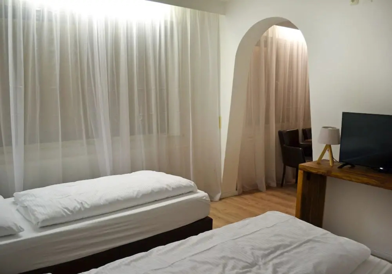 Forest Apartments & Rooms